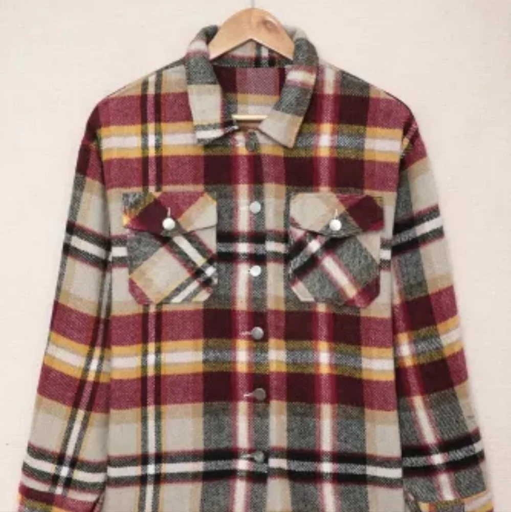 New Geometric Plaid pocketed shacket - Picture 13 of 17